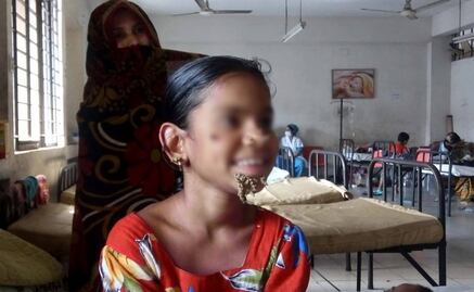 Operan con éxito a la "niña árbol"