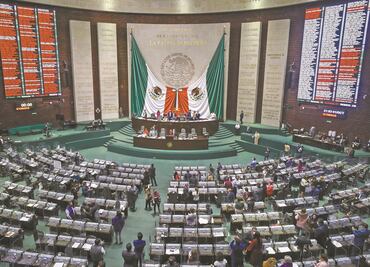 Reforma a Banxico, sin límites para su análisis: Monreal