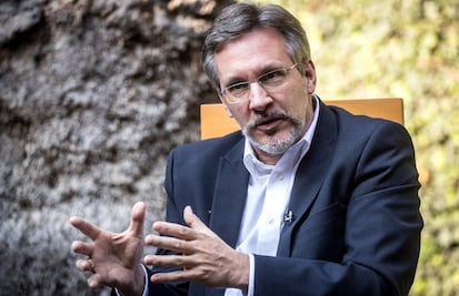 Denuncia John Ackerman "acarreo" para renovación del Congreso Nacional de Morena