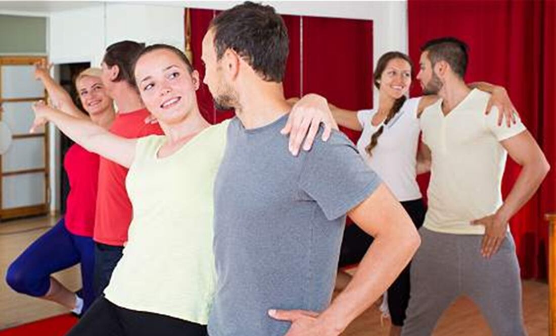Investigaciones probaron los beneficios físicos y emocionales que trajo el baile a latinos adultos. (Foto: Especial)