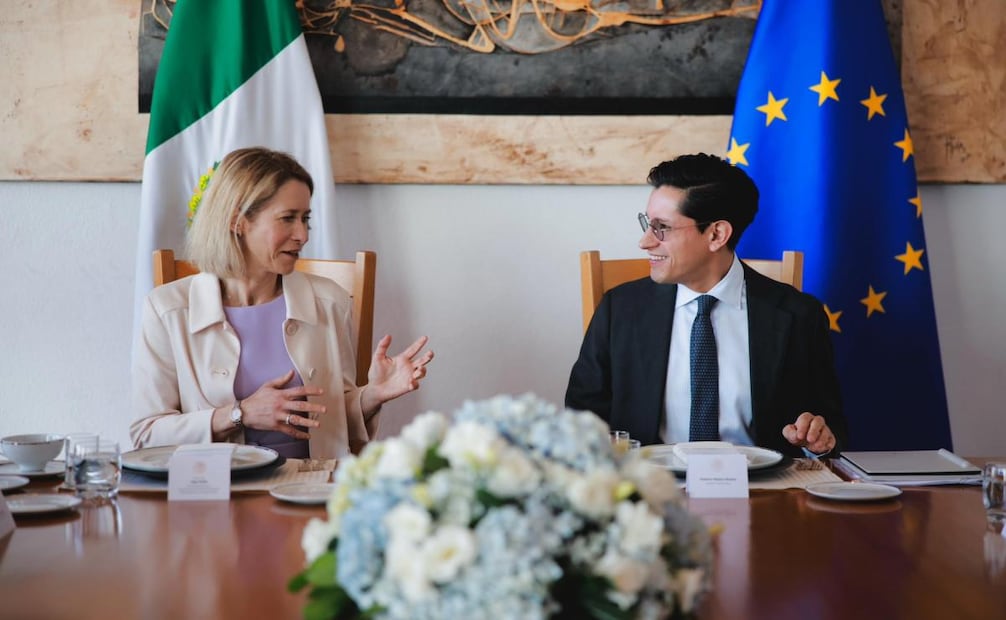 El canciller Roberto Velasco junto a Kaja Kallas, alta representante de la Unión Europea para Asuntos Exteriores y Política de Seguridad de la UE. Foto: Especial