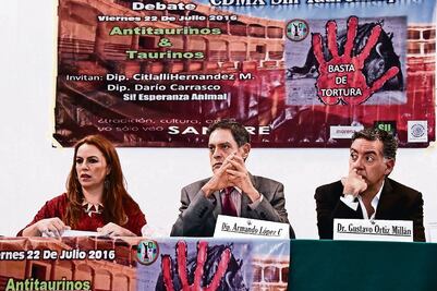 Chocan en asamblea por corridas de toros