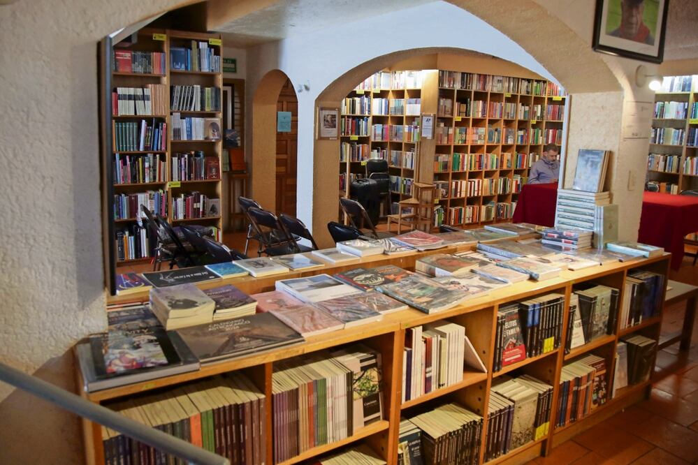 Desde hace 15 años la librería se ubica en el número 477 de la avenida Miguel Ángel de Quevedo Foto: Carlos Mejía El Universal