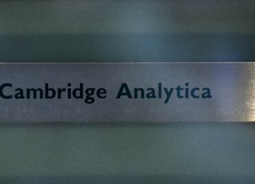 Hallan paquete sospechoso cerca de la sede de Cambridge Analytica en Londres