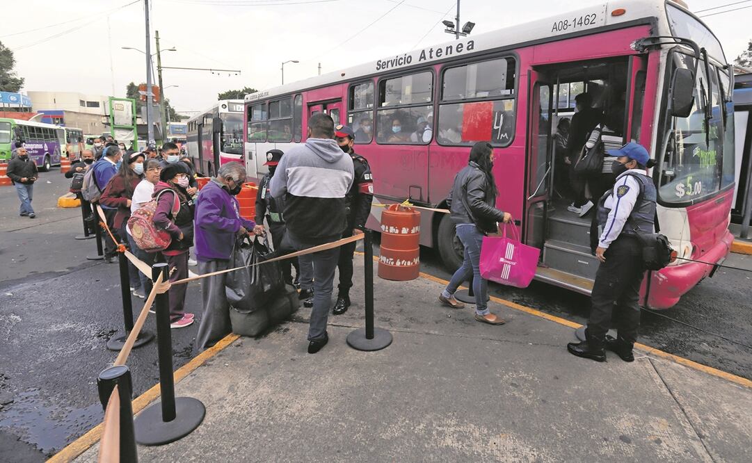 Usuarios del servicio emergente dicen que unidades van llenas y el tiempo de traslado es el doble.