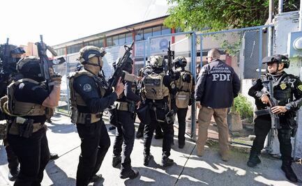 Reclama despido y toma un rehén; policías lo abaten