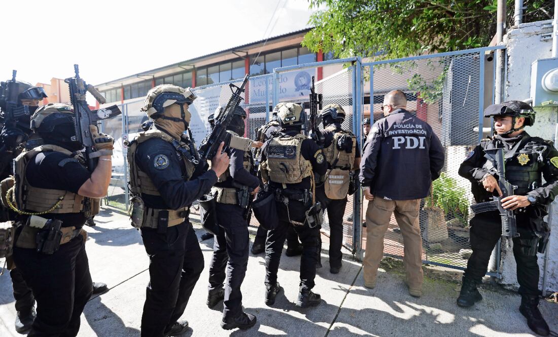 Un equipo especial de diálogo de la fiscalía capitalina adscrito a la Policía de Investigación (PDI) llegó a negociar y tratar de resolver el conflicto con José Luis “N”. Foto: Francisco Rodríguez / EL UNIVERSAL