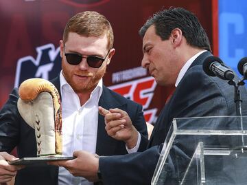 Mauricio Sulaimán, "Critican al Canelo por ser un chin..."