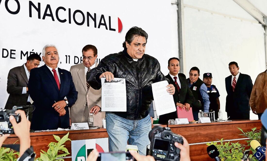 Al presentar su registro, Hugo Díaz-Thomé aseguró que entregó todos los documentos necesarios