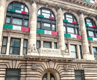 Respaldan autonomía del banco central ante ley Monreal