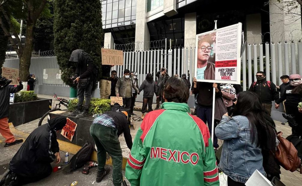 Familia del fotógrafo Miguel Ángel coloca contador por los días que el proceso lleva detenido.
Foto: Especial.