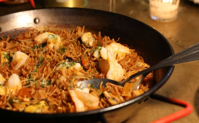 Cómo hacer paella en casa con la receta del chef Gerardo Rivera