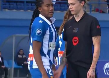 Mapi León descarta el "tocamiento de zona íntima" a la colombiana Daniela Caracas; durante un partido en España