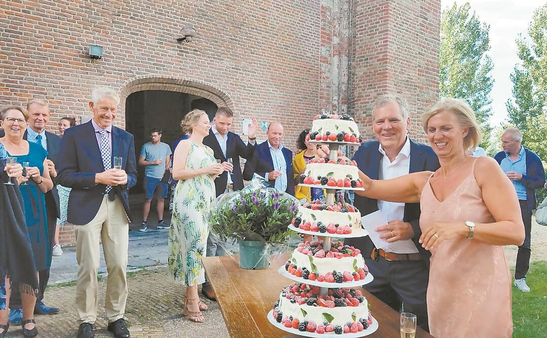 Harold Buijsse y Marga de Milliano se conocieron en Sluis, una localidad turística ubicada al suroeste de Holanda. El conteo de invitados incluyó los nue ve hermanos y siete hijos, que ambos suman. Fotos: INDER BUGARIN. EL UNIVERSAL