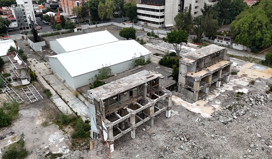 El antiguo Centro SCOP en terrenos de la extinta Secretaría de Comunicaciones y Obras Públicas se encuentra en el abandono desde 2024. Foto: Diego Prado/EL UNIVERSAL