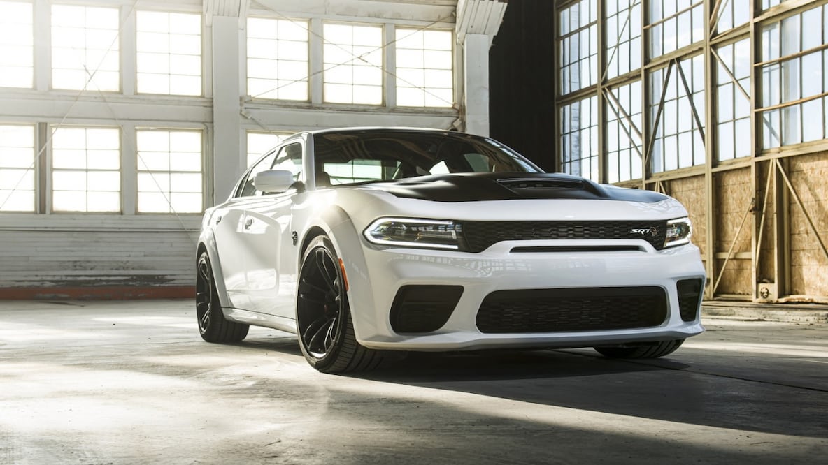 Policía detiene a hombre que pasaba por 160 km/h el límite de velocidad