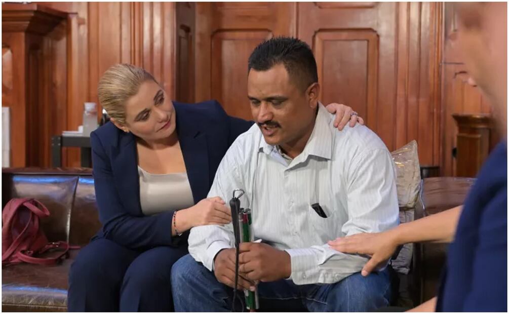 Gobernadora de Chihuahua reconoce esfuerzo de estudiantes con alguna discapacidad. Foto: Especial