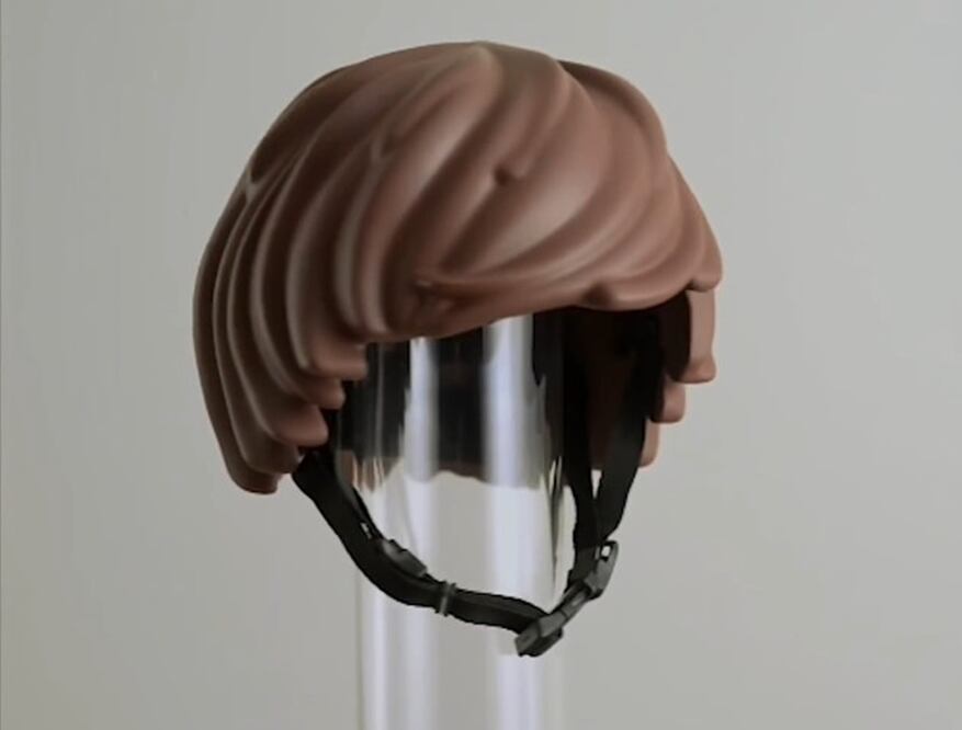 El casco en forma de pelo de Playmobil / Foto: Sabroe & Elmkvist