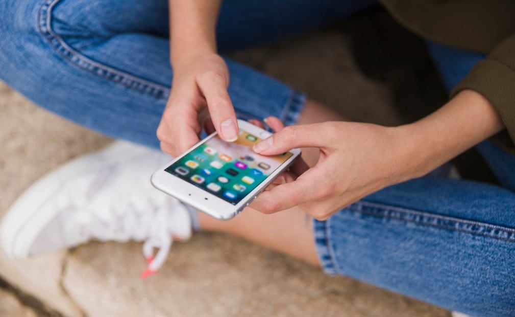 Estos son los botones que deberías desactivar de tu celular para evitar ciberataques. Imagen: Magnific