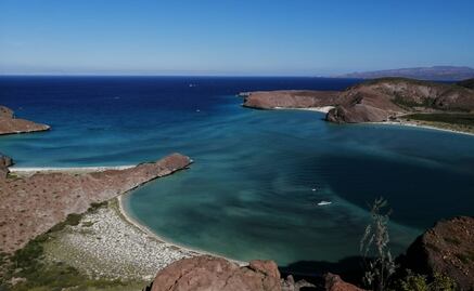 Vinculan a proceso a responsable de yate que contaminó la playa Balandra en BCS