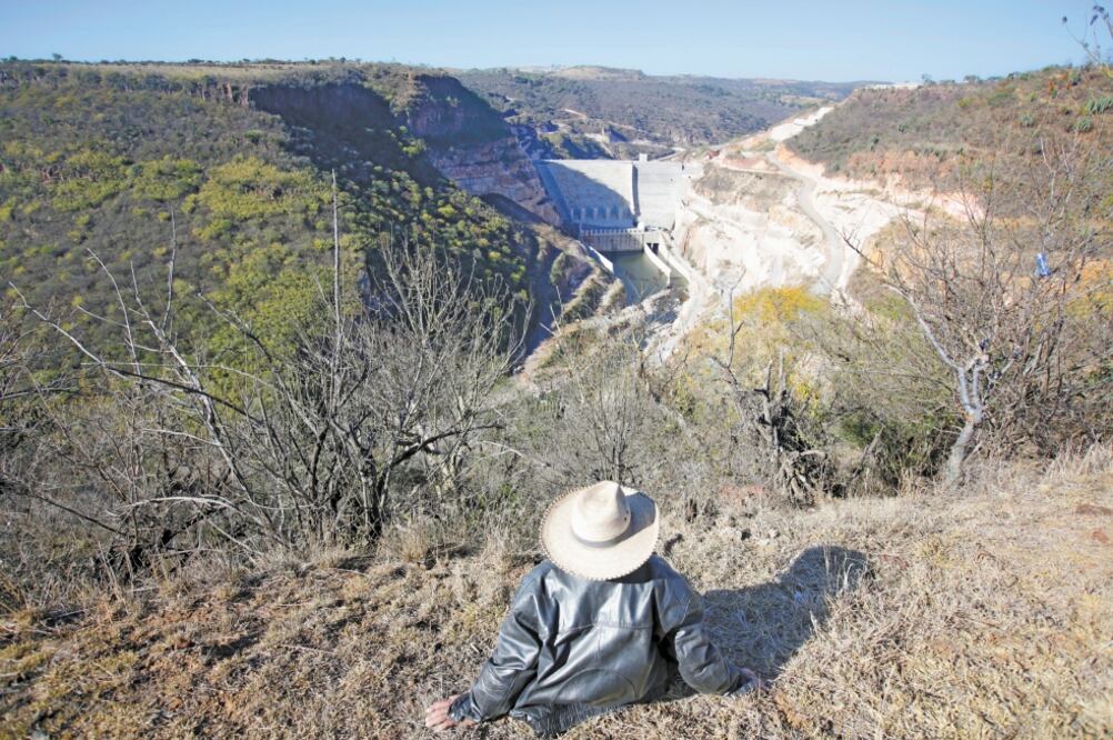 La construcción de la presa ya llega a 80 metros de altura sobre el lecho del río Verde, en el municipio de Cañadas de Obregón, Jalisco. Foto: ARCHIVO. EL UNIVERSA