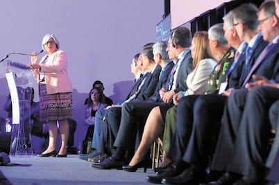 Pese al entorno complejo, México resiste: Economía