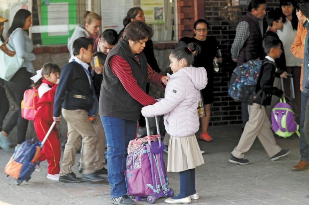 De aprobarse la reforma educativa que se discute en el Congreso de la Unión, la materia de Cívica y Ética regresaría a los planes educativos. Foto/ARCHIVO EL UNIVERSAL