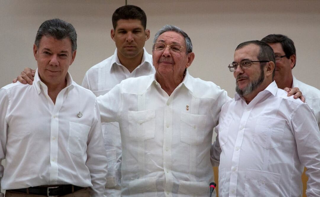 El equipo de negociación en los diálogos confirmó que este miércoles se cerrará el acuerdo de paz para Colombia (Foto: Archivo/AP)