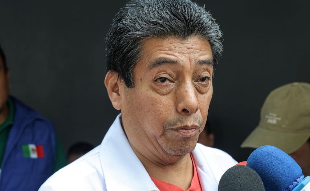 Francisco Hernández Jiménez, médico de base del hospital, afirmó que el personal mantiene sus actividades de manera normal. Foto: Gabriel Pano / EL UNIVERSAL