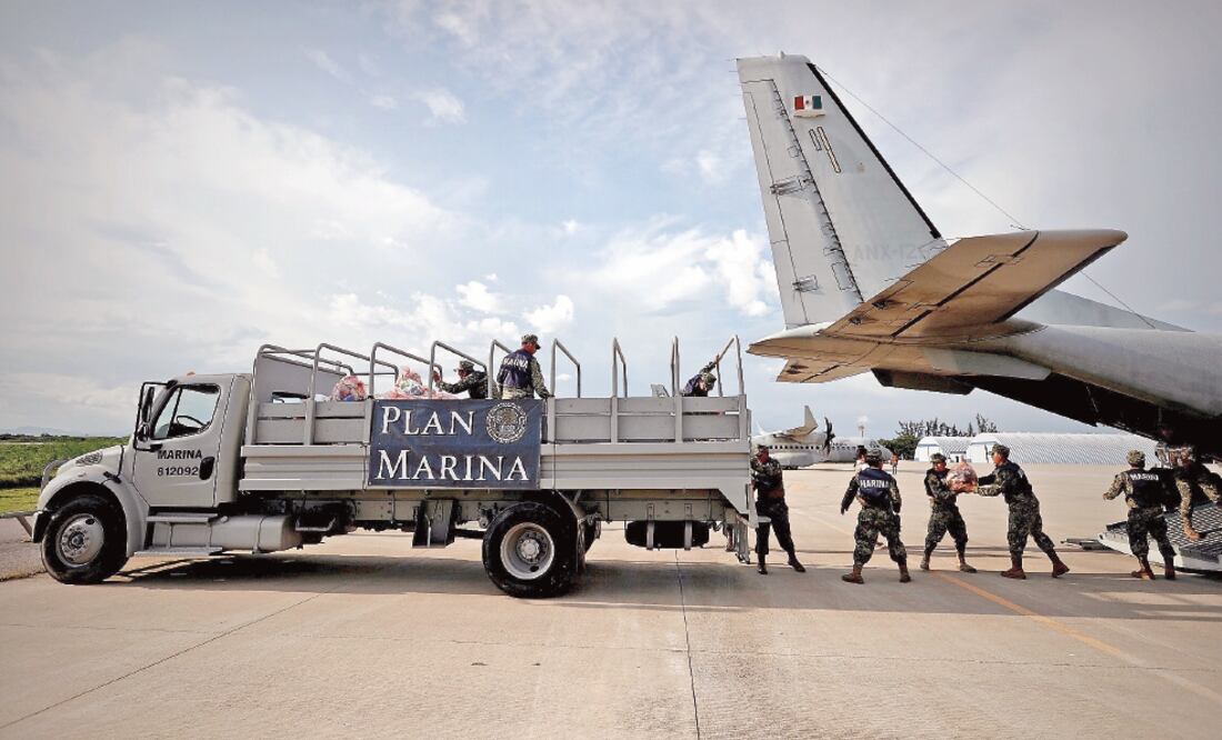 La Semar recomendó a la población atender las medidas que la Armada de México, Protección Civil y autoridades locales les indiquen y pusieron números telefónicos a disposición para atender llamadas de auxilio. (YADIN XOLALPA. EL UNIVERSAL)