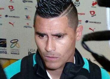 Jugadores de Santos piden el VAR en Liga MX