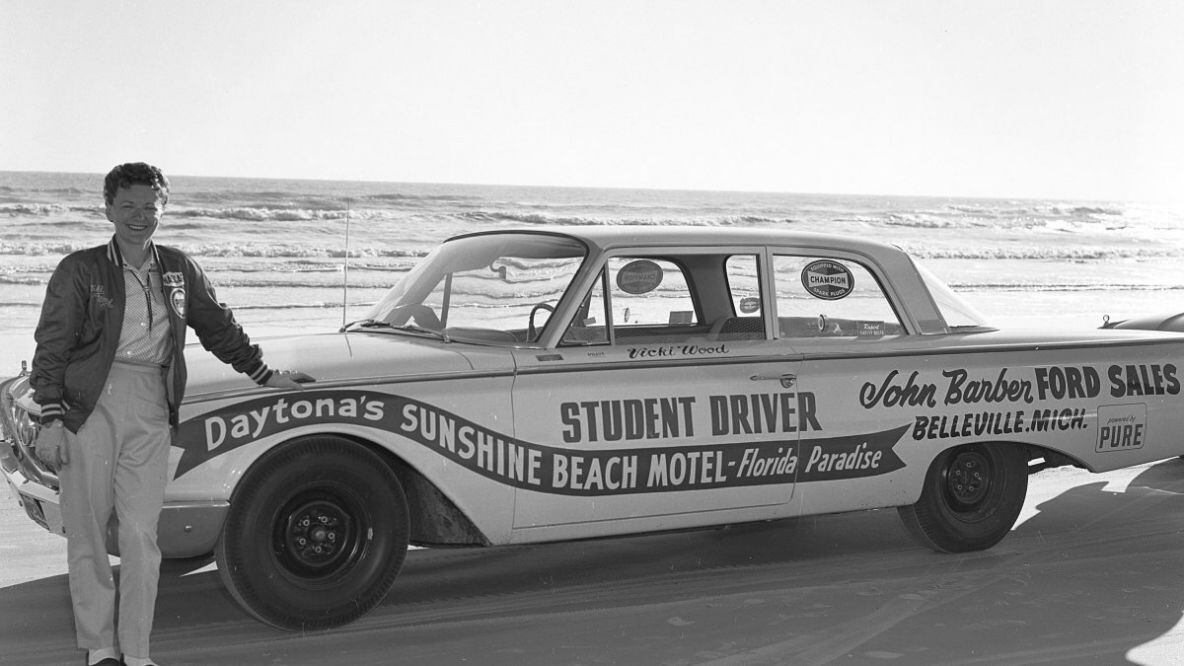 Vicki Wood, la mujer más rápida del automovilismo, muere a los 101 años