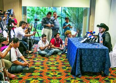 Ortiz gana con polémico video, pero se disculpa