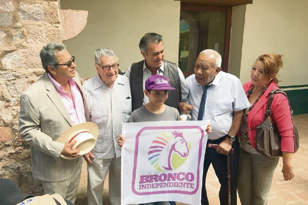 El candidato presidencial independiente Jaime Rodríguez Calderón El Bronco (al centro), realizó proselitismo en Aguascalientes (ALBERTO MORALES. EL UNIVERSAL)