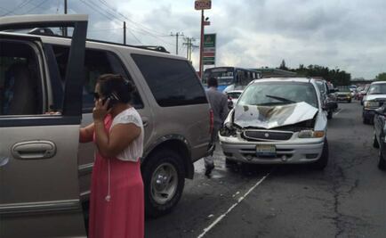 Provoca caos vial carambola en la Chapala-Guadalajara