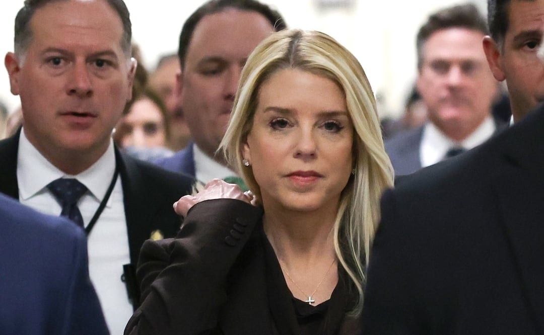 Una búsqueda en comunicados institucionales y entrevistas públicas no muestra evidencia de la frase que circula en redes sociales atribuida a Pam Bondi. Foto: AP.