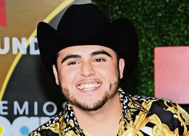 Gerardo Ortiz muestra su trasero en video