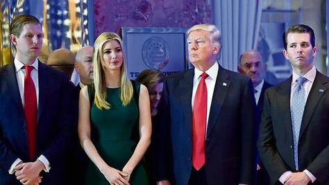Trump y sus hijos desfilan en el juicio en Nueva York que amenaza su imperio inmobiliario
