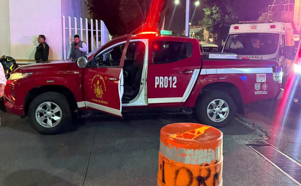 Para atender la emergencia, se movilizó la Secretaría de Seguridad Ciudadana, el personal del Heroico Cuerpo de Bomberos así como elementos de Protección Civil de la alcaldía. Fotos: Especial