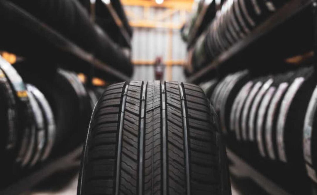 Usar llantas de segunda mano podrían traerte problemas. Foto: iStock