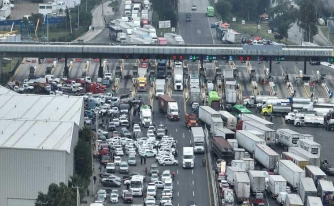 Las casetas México-Querétaro y México-Pachuca son bloqueadas por parte de integrantes de la Agrupación de Transportistas, Comerciantes y Anexas en el Estado de México (ACME) (23/07/2025). Foto: Especial