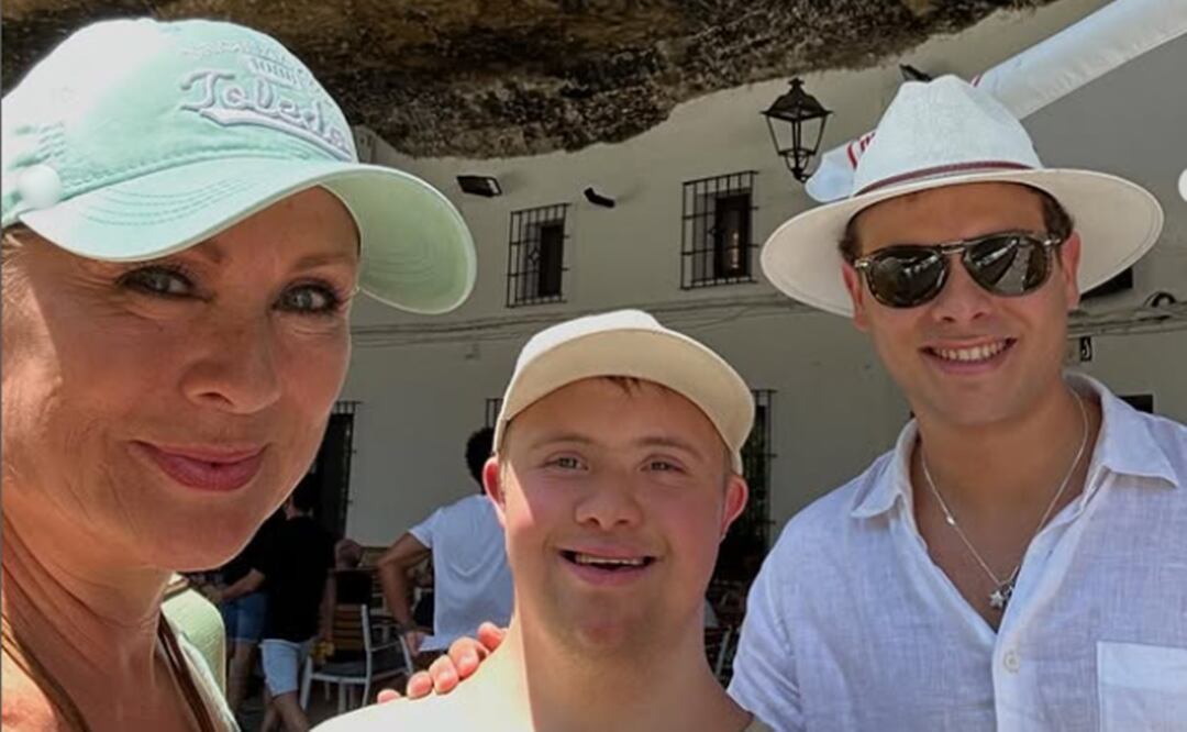 Leticia Calderón y sus hijos Luciano y Carlo convivieron con Juan Collado en Europa.