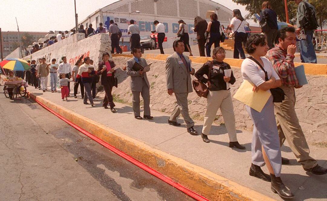 Las personas desempleadas pueden acudir a una de las 9 oficinas regionales del empleo, donde hay más de 16 mil vacantes. (Foto: Archivo / El Universal)