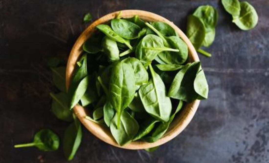 Según una investigación publicada por el Instituto Nacional de Salud (NIH) de EE. UU., las espinacas son una excelente opción si una persona desea aumentar la masa muscular.
Foto: Producción El Universal