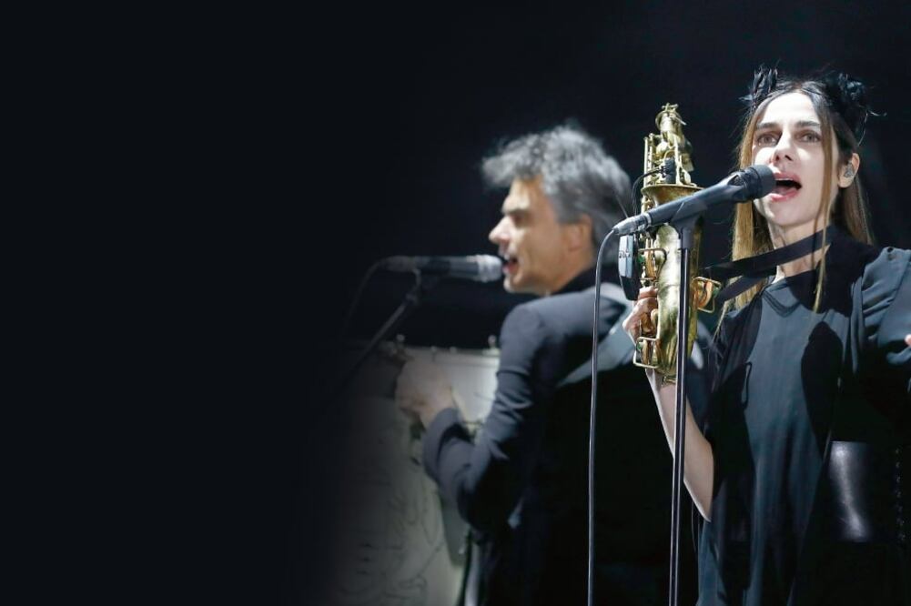 Vestida de negro, interpretó tanto temas de su nuevo disco como éxitos de sus comienzos.