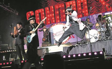 La Maldita Vecindad toca el sax por Oaxaca