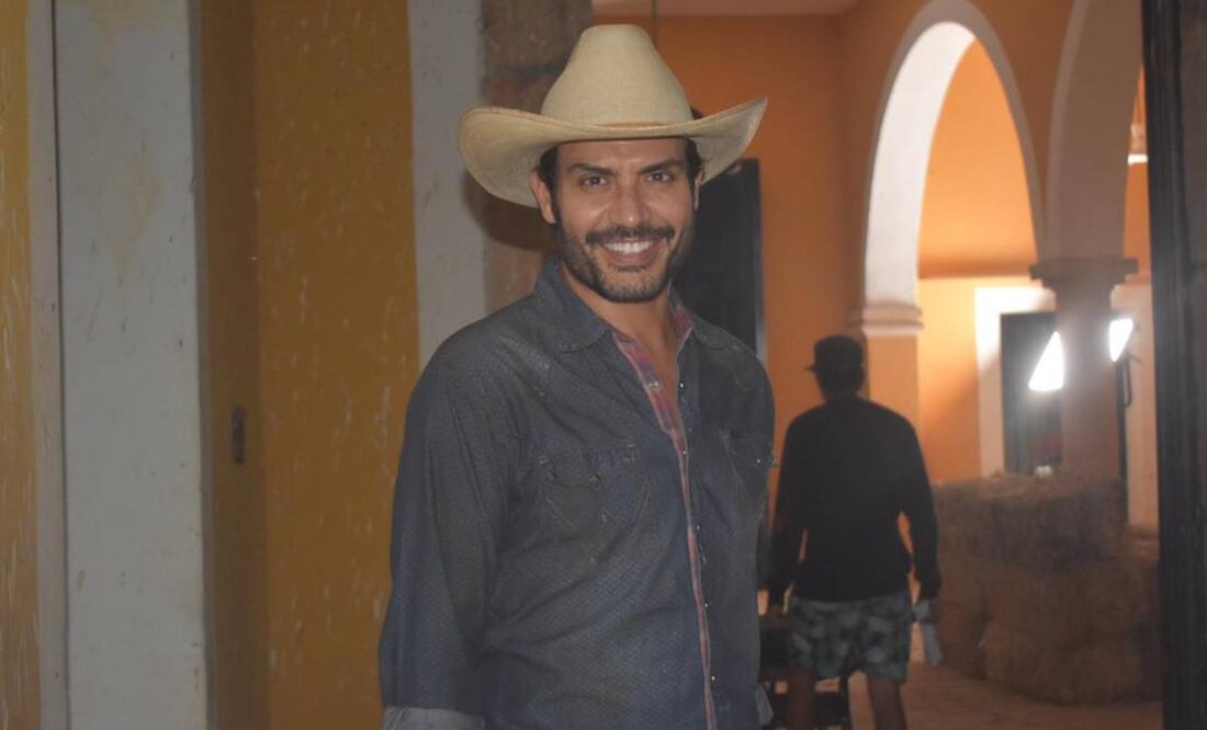 El actor Andrés Palacios, muy satisfecho con su actuación en el melodrama "Tierra de Esperanza". Foto: Armando Pereda Maldonado.