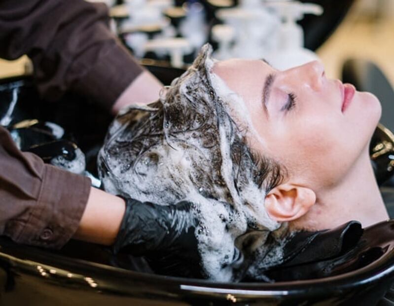 Alisa tu pelo de forma natural con estos tratamientos caseros