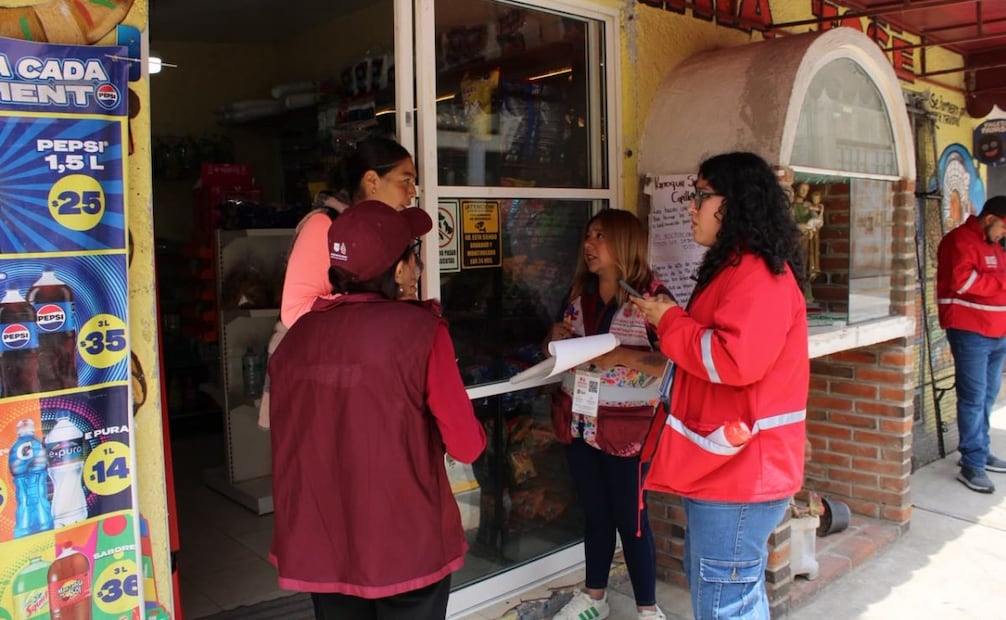 María Teresa Ealy reiteró que solo a pie de calle, tocando la puerta de las casas y recorriendo el territorio es como se puede mantener la confianza de las personas. Foto: Especial
