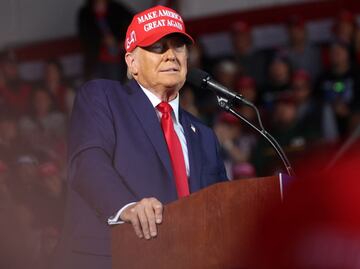 Trump insiste: amenaza con aranceles de 200% a vehículos importados de México; "no vamos a dejar que esos autos entren a EU"